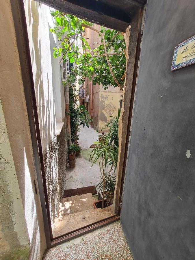 Appartement Ai Due Cortili à Trapani Extérieur photo