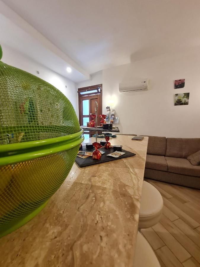 Appartement Ai Due Cortili à Trapani Extérieur photo